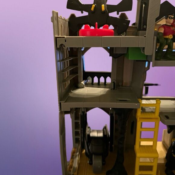 Imaginext DC Super Friends Wayne Manor Gotham Flight Inc Bat Bike Robin Joker - Picture 9 of 12